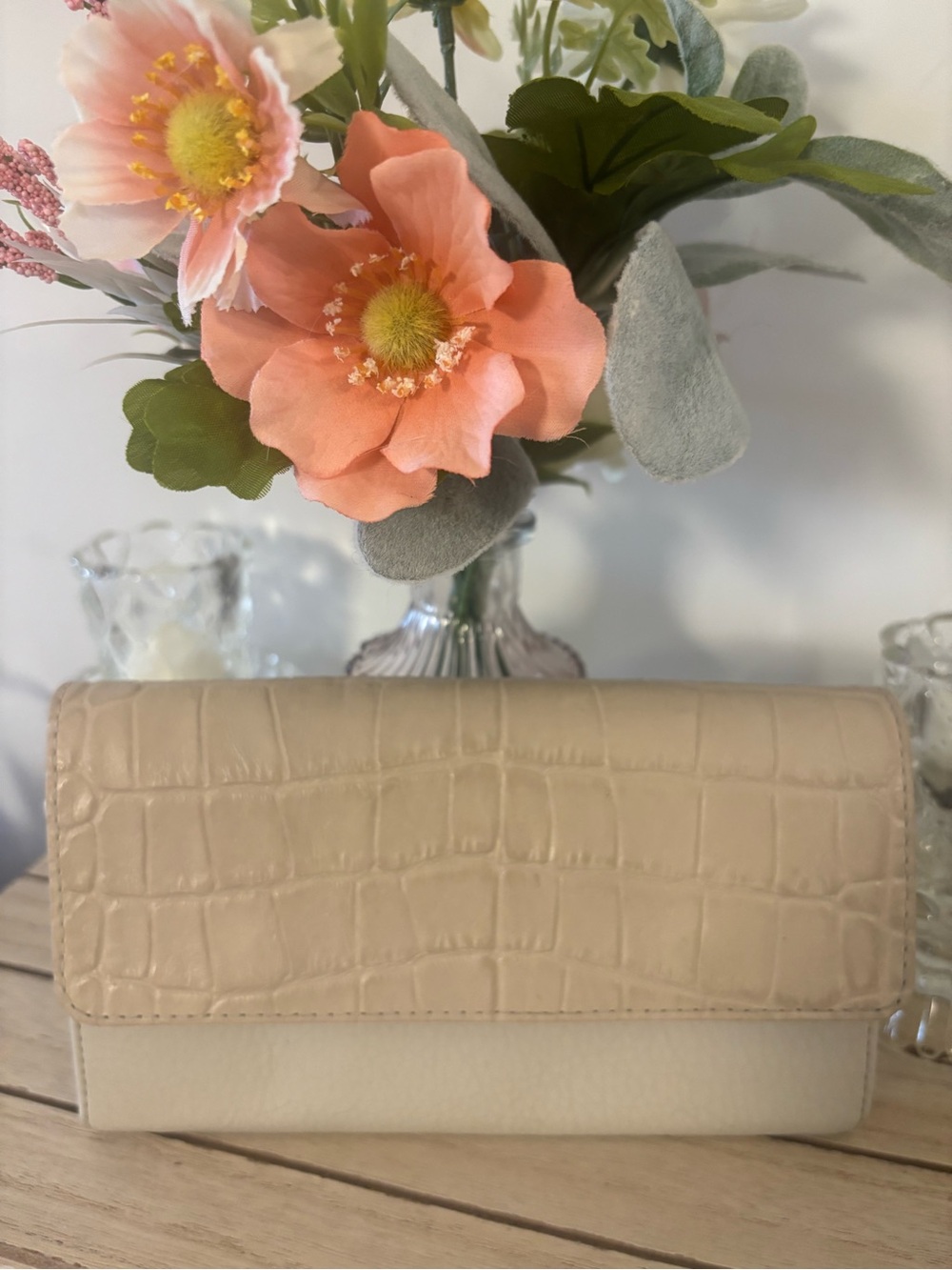 Daniel leather Beige Croc-Embossed Women's Clutch Wallet